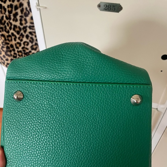 Mark & Graham Elisabetta Slouch Leather Handbag – Kelly Green Pebbled Leather - Picture 11 of 11